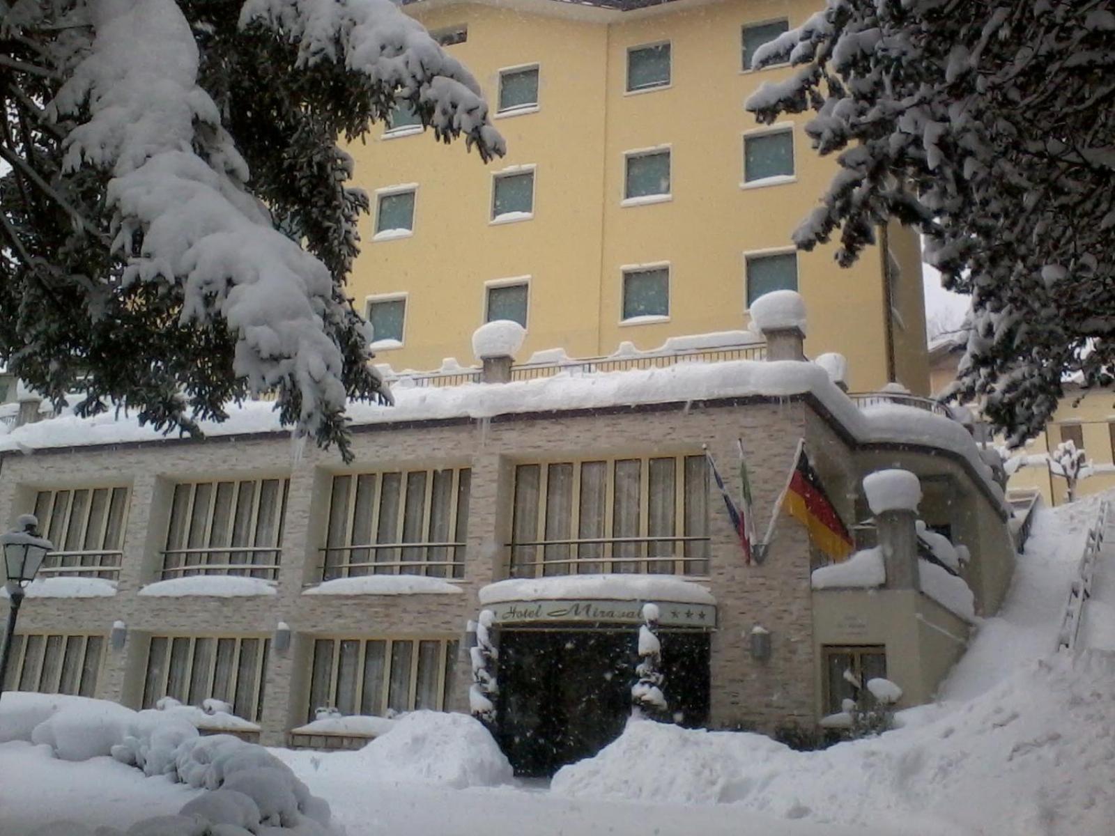 Hotel Miravalle 2000 Ліццано-ін-Бельведере Екстер'єр фото